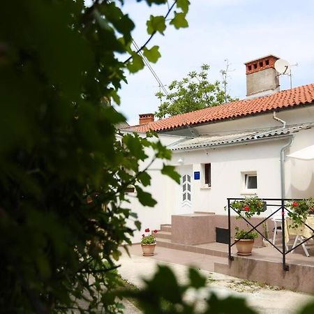 Charming Apartment In Town Center Pula Exterior foto