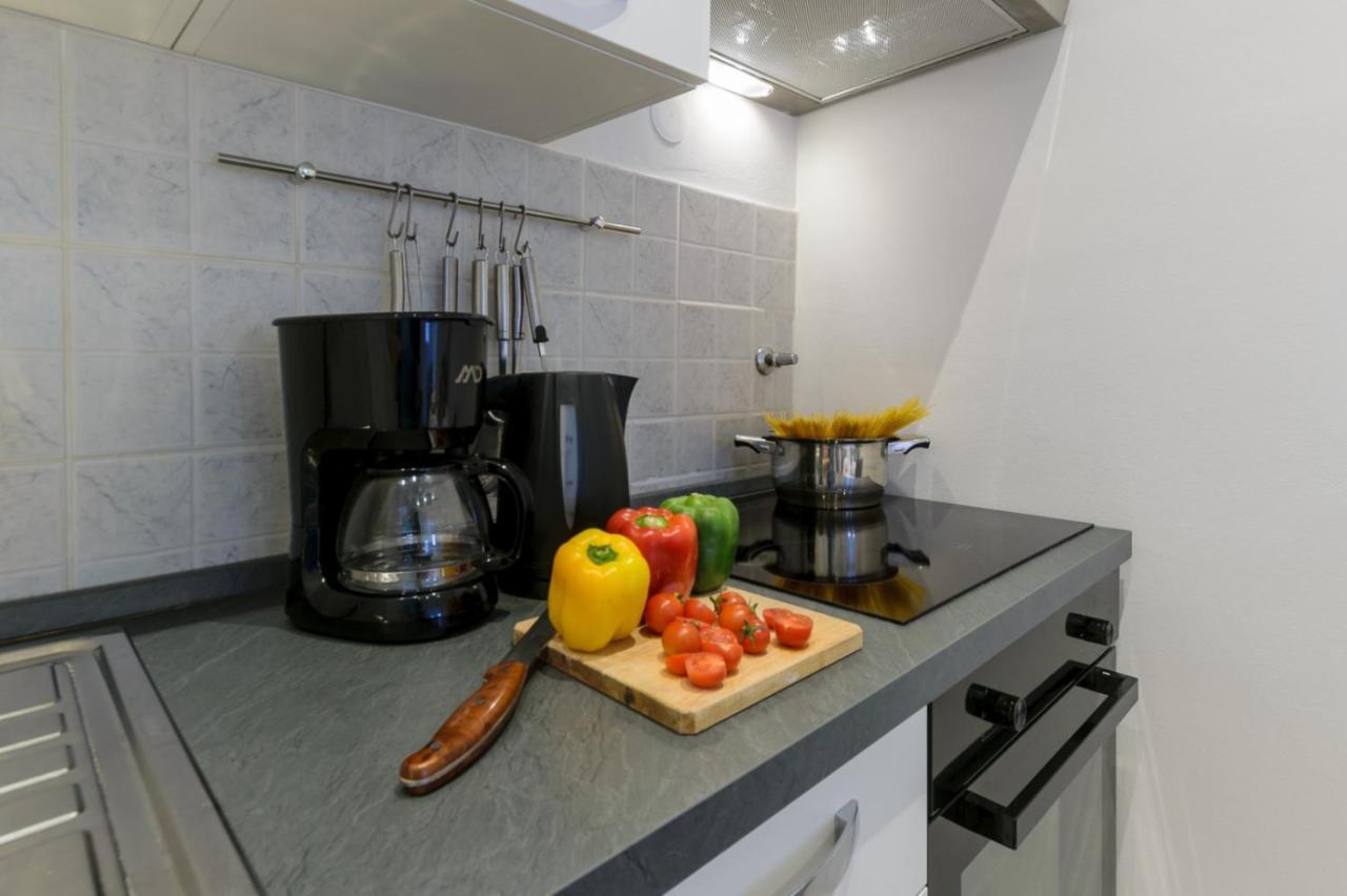 Charming Apartment In Town Center Pula Exterior foto
